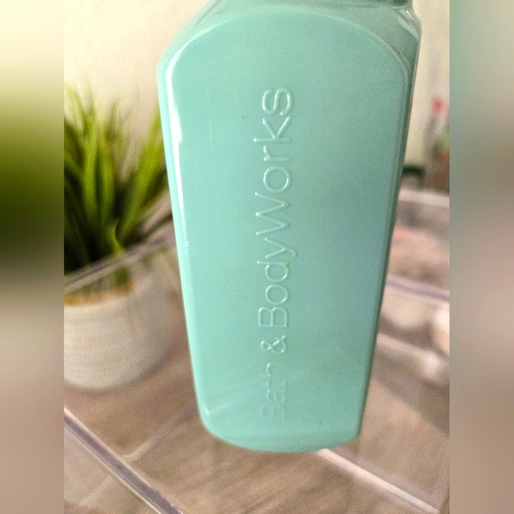 Coconut 🥥 Angel Cake Bath & Body Foaming Handsoap • New • - Picture 4 of 9